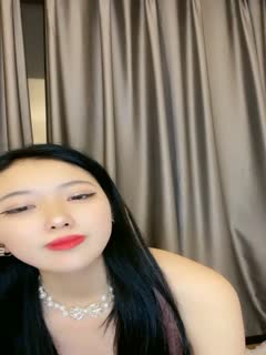 独乳风骚--诺宝宝被网友惹怒,东北娘们不好欺负呀,干架回去再表演,这乳舞颜值无人能及,自慰大秀,爱笑的女孩挣钱容易!1
